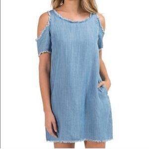 Elan Pocket Women's Soft Denim Shift Dress Cold Shoulder Frayed Hems Blue Size M